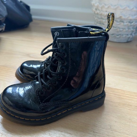Kids black Patent Dr. Martens size 11 - Picture 4 of 7